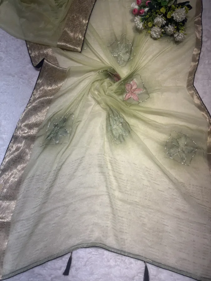 NEELAM TRADERS NEW LAUNCH HANDPAINT SAREE GREEN