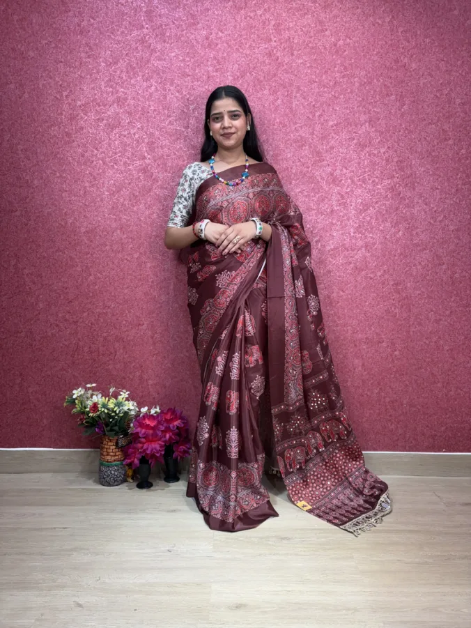 NEELAM TRADERS NEW LAUNCH TRENDING EXCLUSIVE MIRROR WORK SAREE WITH ELPHANT DESIGN AT PALLU IN SOFT SILK FABRIC