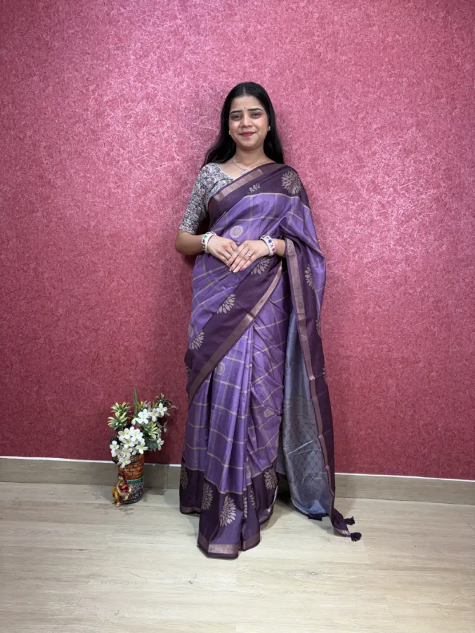 NEELAM TRADERS NEW LAUNCH Two colour shade with digital CHECKS pallu in SOFT SILK FABRIC