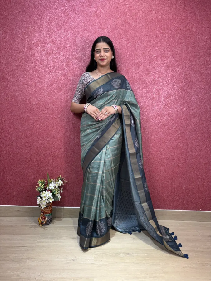 NEELAM TRADERS NEW LAUNCH Two colour shade with digital CHECKS pallu in SOFT SILK FABRIC