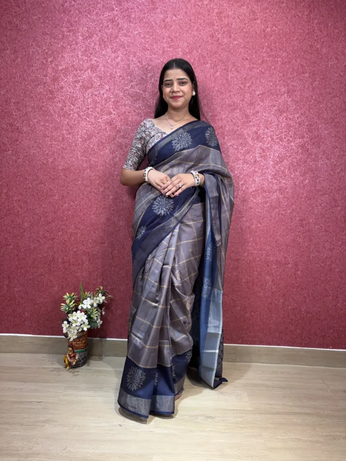 NEELAM TRADERS NEW LAUNCH Two colour shade with digital CHECKS pallu in SOFT SILK FABRIC