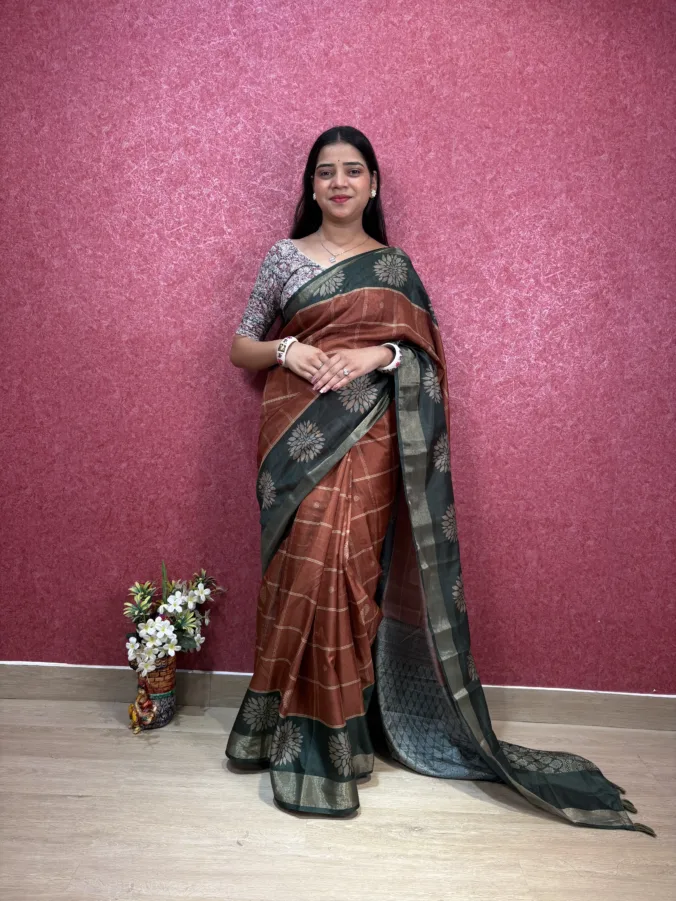 NEELAM TRADERS NEW LAUNCH Two colour shade with digital CHECKS pallu in SOFT SILK FABRIC