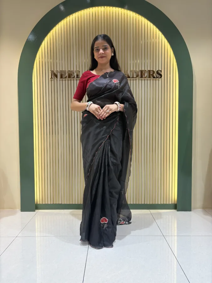 NEELAM TRADERS NEW LAUNCH BANDHEJ BLOUSE SAREE WITH HEAVY CUTWORK AND APPLIC WORK ALL OVER IN TISSUE FABRIC