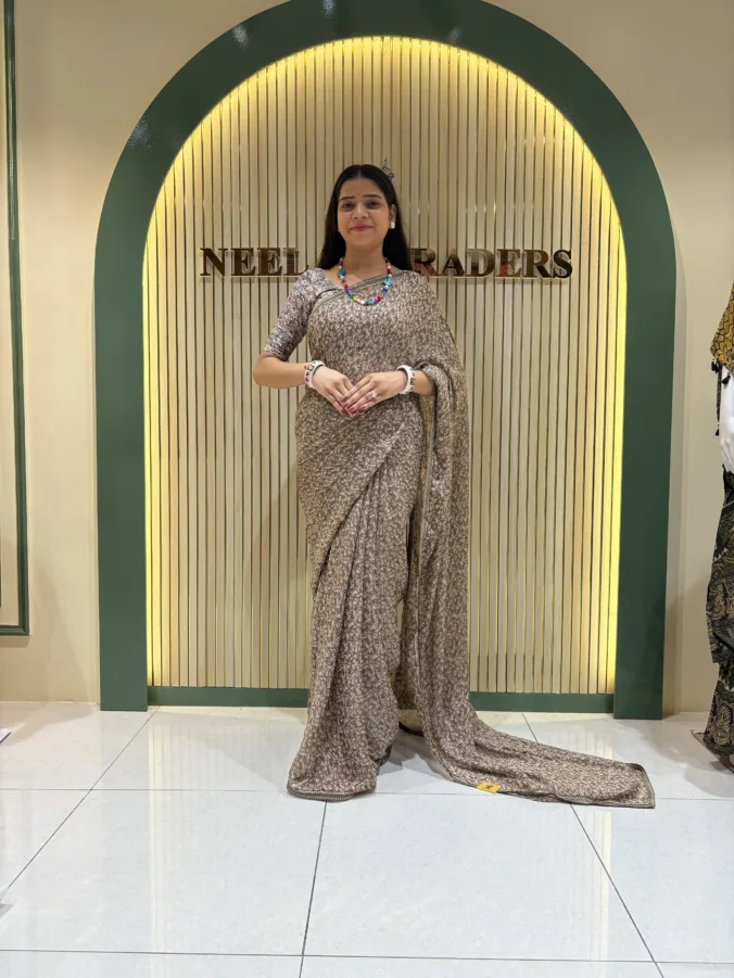 NEELAM TRADERS NEW LAUNCH FLORAL PRINT VIRAL SAREE WITH LITE WEIGHT BORDER ALL OVER IN CHIFFON FABRIC